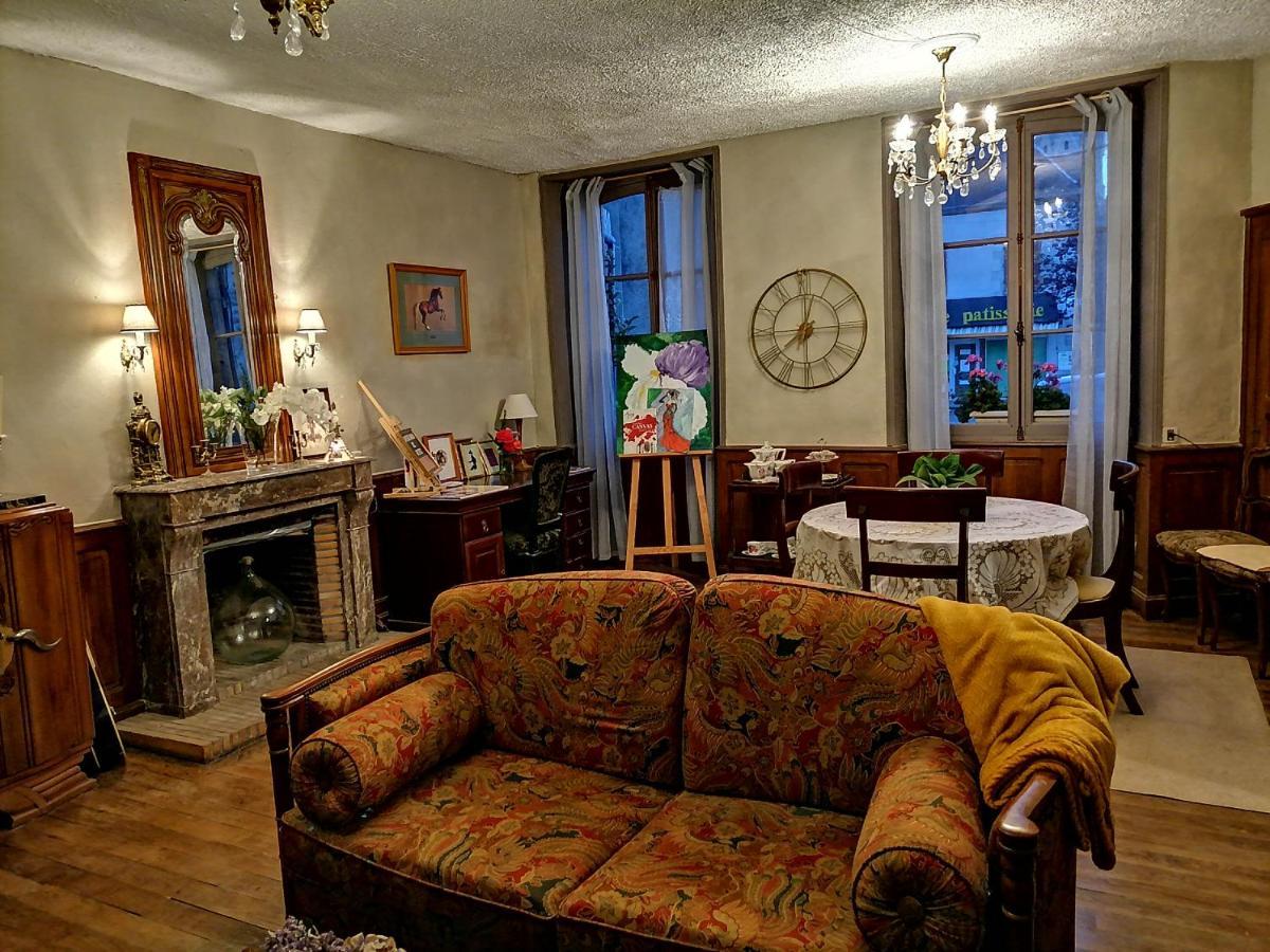 Вилла La Petite Maison Des Artiste Saint-Sulpice-les-Feuilles Экстерьер фото