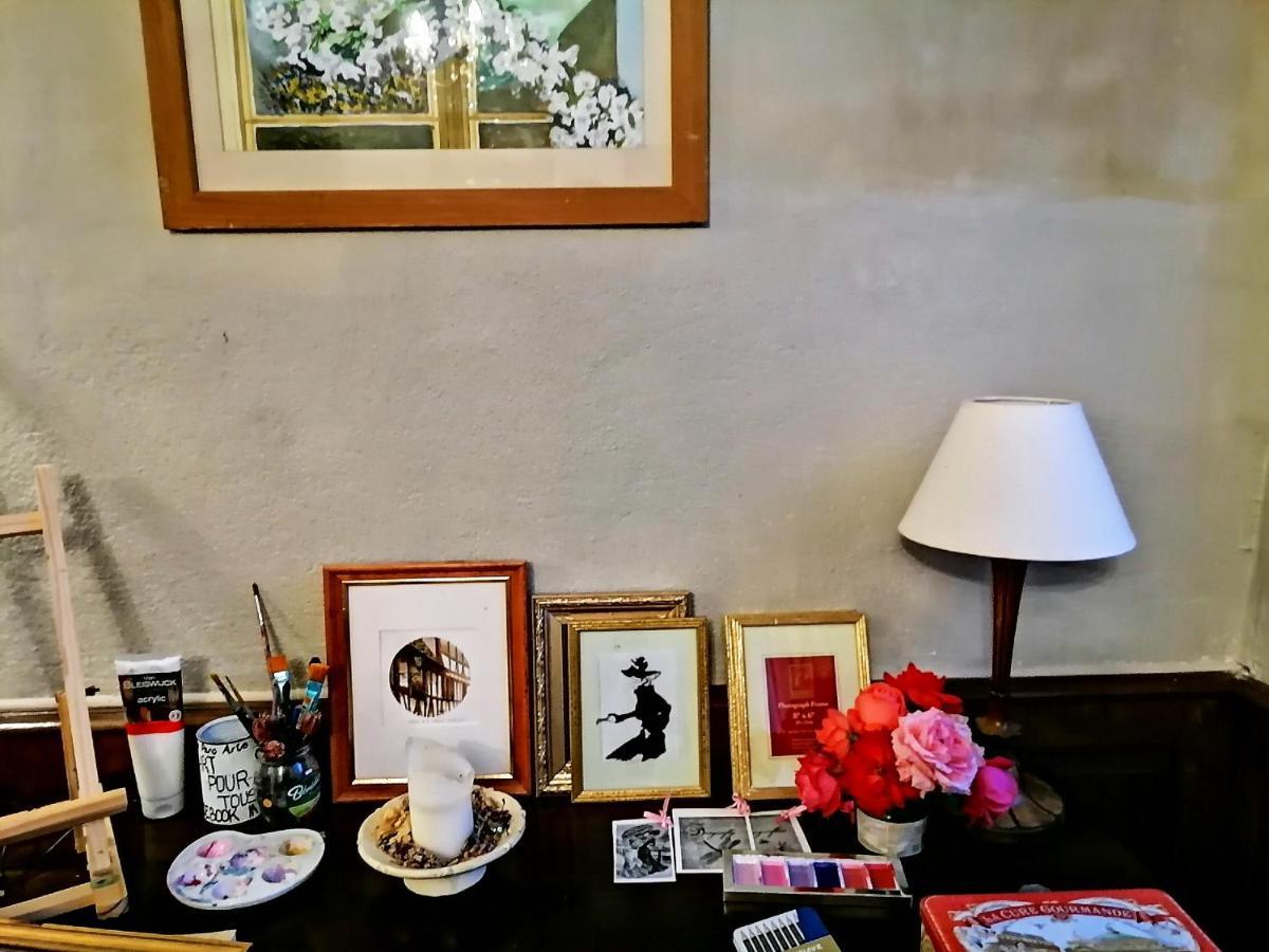 Вилла La Petite Maison Des Artiste Saint-Sulpice-les-Feuilles Экстерьер фото